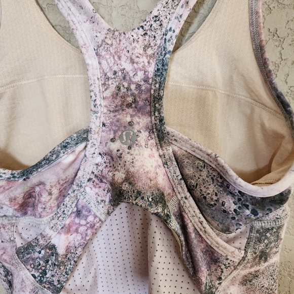 Lululemon racer back tank top size 4 - Picture 3 of 4